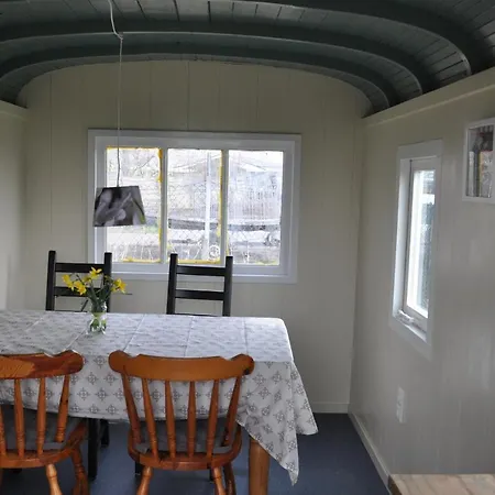 Your Double Birdsnest On Wheels Bed & Breakfast *
